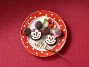 バレンタインに手作りでチョコパイアート with ディズニーデザイン