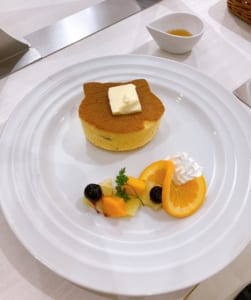 「フルーツバスケットCAFE」夾の猫パンケーキ