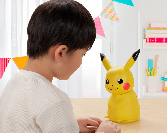 「ポケモン」ピカチュウのロボット“おはなししよ！ノリノリピカチュウ”発売決定！怒ると10まんボルトを放つことも！？