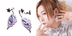 蒼井翔太さん×「ANNA SUI」イヤーアクセサリー「Feather Ear Accessories」