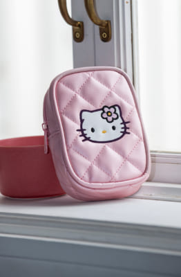 「HELLO KITTY なつかしのアイテムコレクション」付属予定アイテム：ピンクキルトポーチ