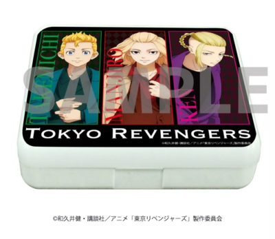 「TSUTAYA・東京リベンジャーズ スーツVer.描き下ろしPOP UP SHOP」小物ケース（ラムネ付き）全2種