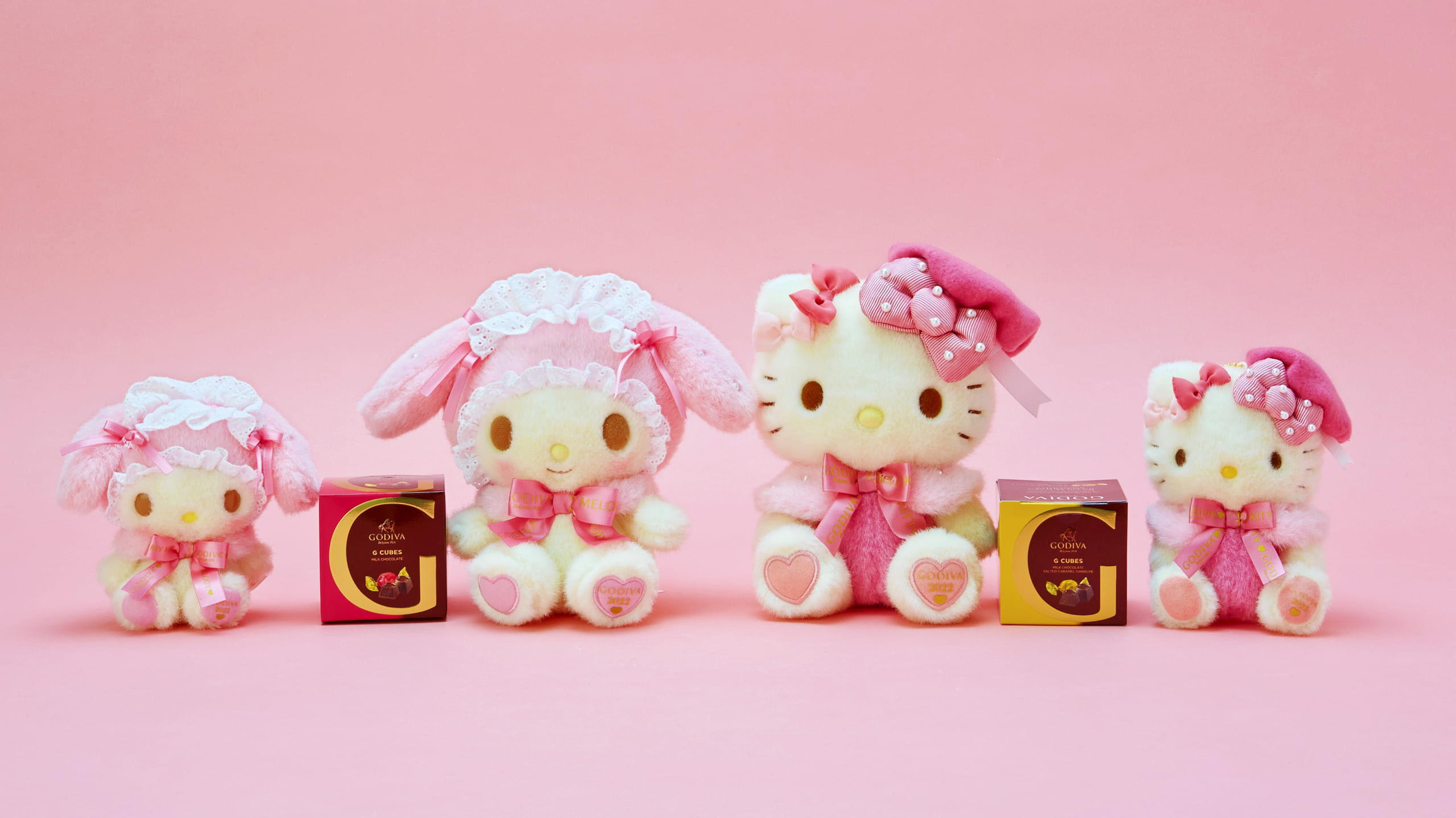 「サンリオ×GODIVA」キティ＆マイメロがおめかし！足裏には2022年の年号入りで特別感アップ