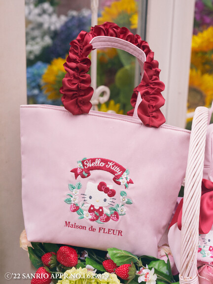 「Maison de FLEUR」×「サンリオ」フリルハンドルトート ハローキティ