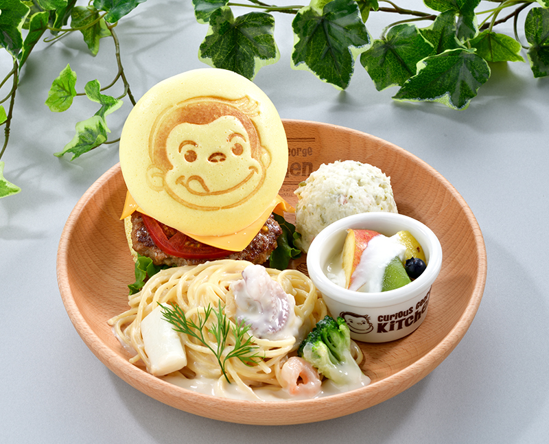 「Curious George Kitchen（「おさるのジョージ」キッチン）」「店長のおすすめ！！」よくばりバーガー＆パスタプレート