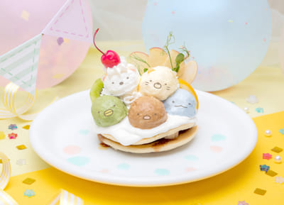 「すみっコぐらし 10th Anniversary Cafe」みんなあつまるんです すみっコパンケーキ