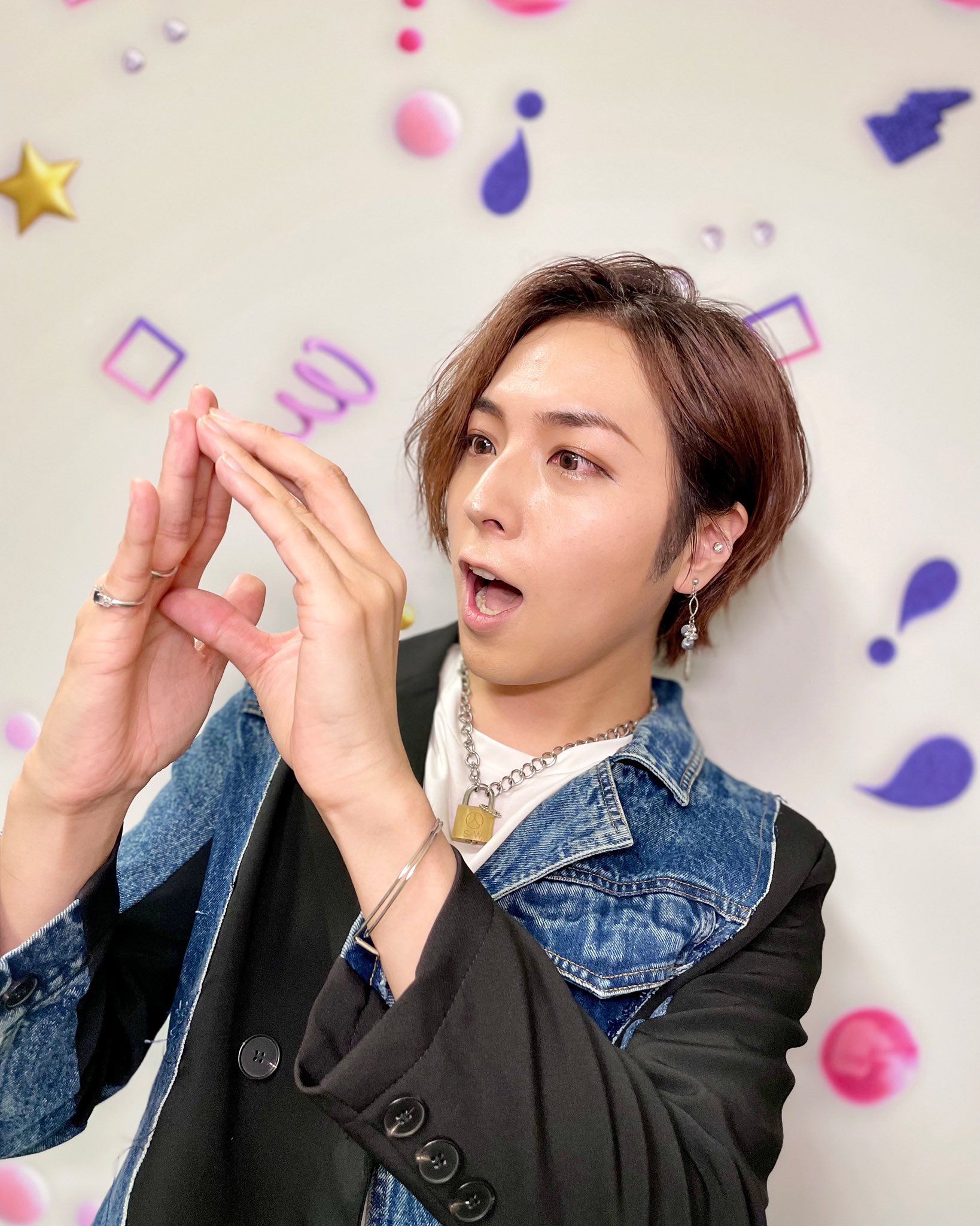 蒼井翔太さん「声優ですっ！！！笑」生放送後ツイート＆写真に「永遠の王子」「衣装爆イケ」