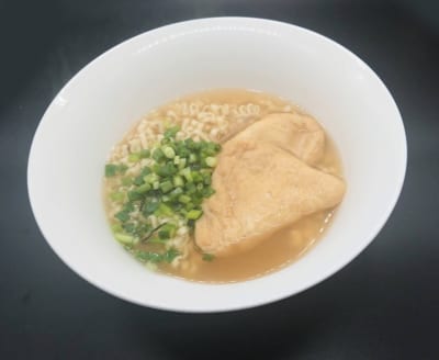 「小狐マル（小狐丸）の京だしきつねうどん」