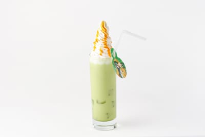 「弱虫ペダル×ラスカル×Chugai Grace Cafe」巻島裕介の抹茶ピークスパイダー：1,091円（税込1,200円）