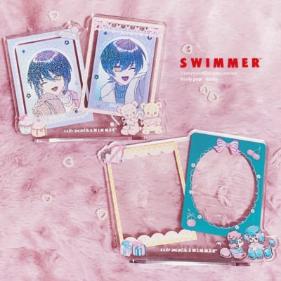 「coly pop!×SWIMMER」コラボ推し活グッズ　カードスタンド