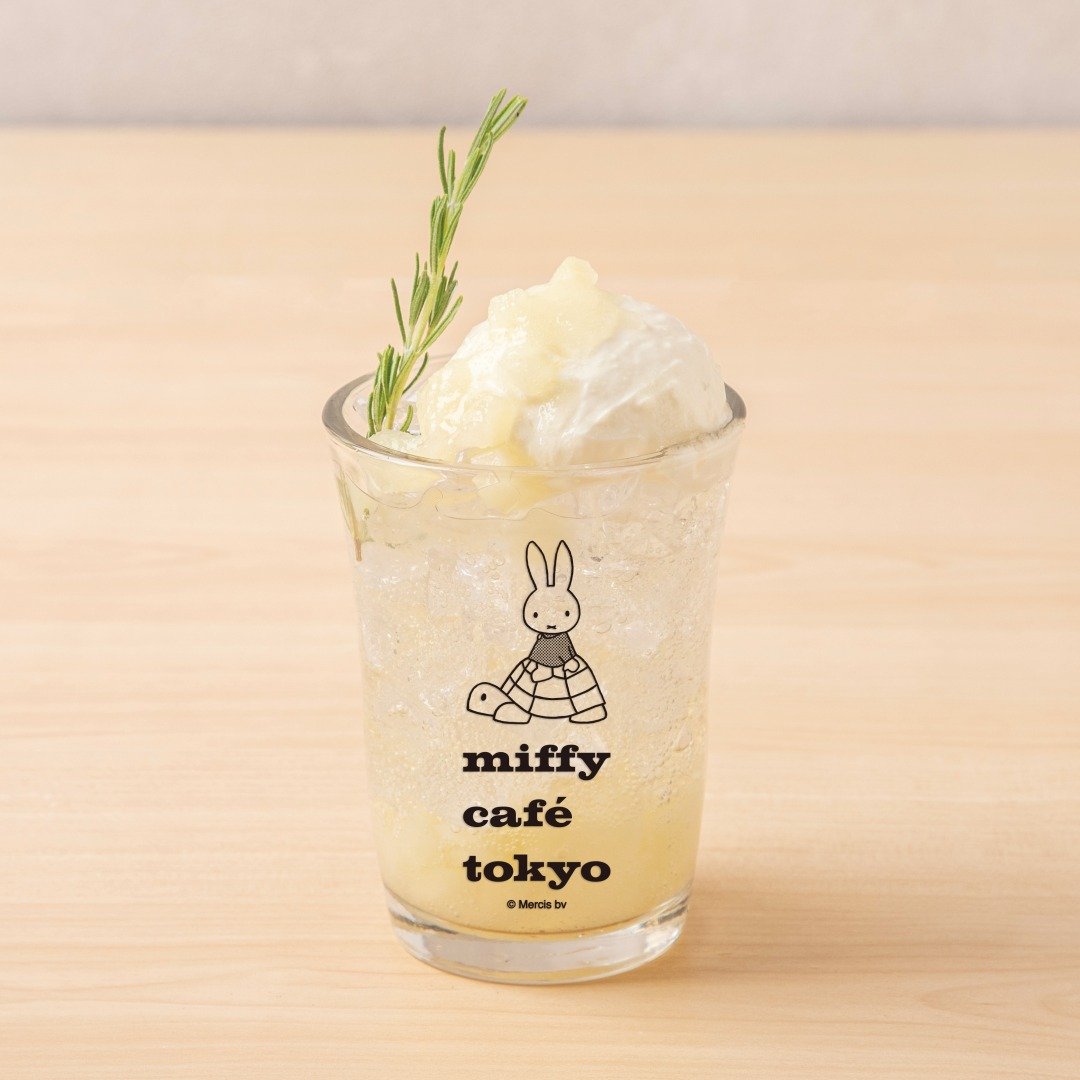 「miffy café tokyo」名古屋POP UP 「おいしいなし」のソーダ