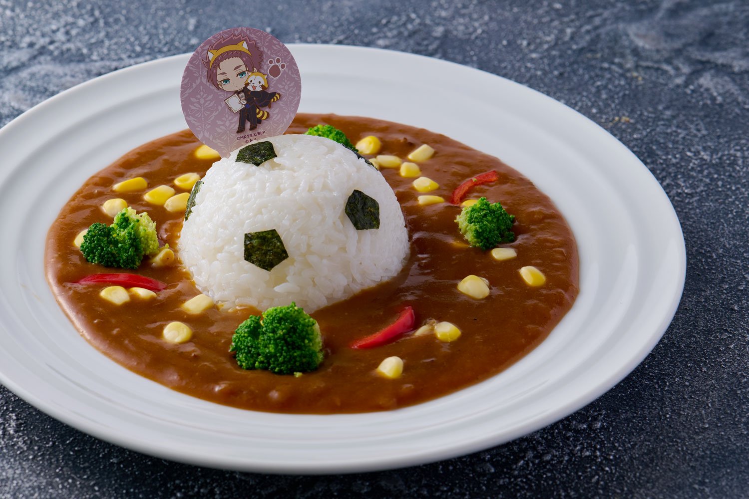 「ブルーロック×ラスカル」コラボカフェ 糸師 冴の最強の天才ストライカーカレー