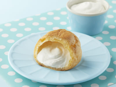 「ちいかわ×モンテール」コラボ商品　むちゃうまヨーグルトシュークリーム