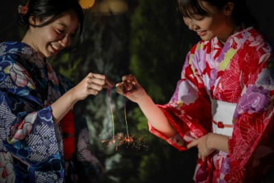 「SHINYOKO夏祭り～推し色浴衣BBQ＆ステイ～」20:30 夏の風物詩体験