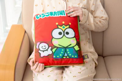 サンリオ「月刊いちご新聞」クッション