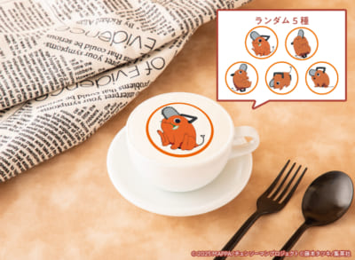 「チェンソーマンカフェ 劇場版『チェンソーマン レゼ篇』」【ポチタ】ホットカフェラテ