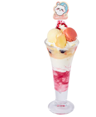 「ちいかわ×ココス」モモンガのピーチパフェ