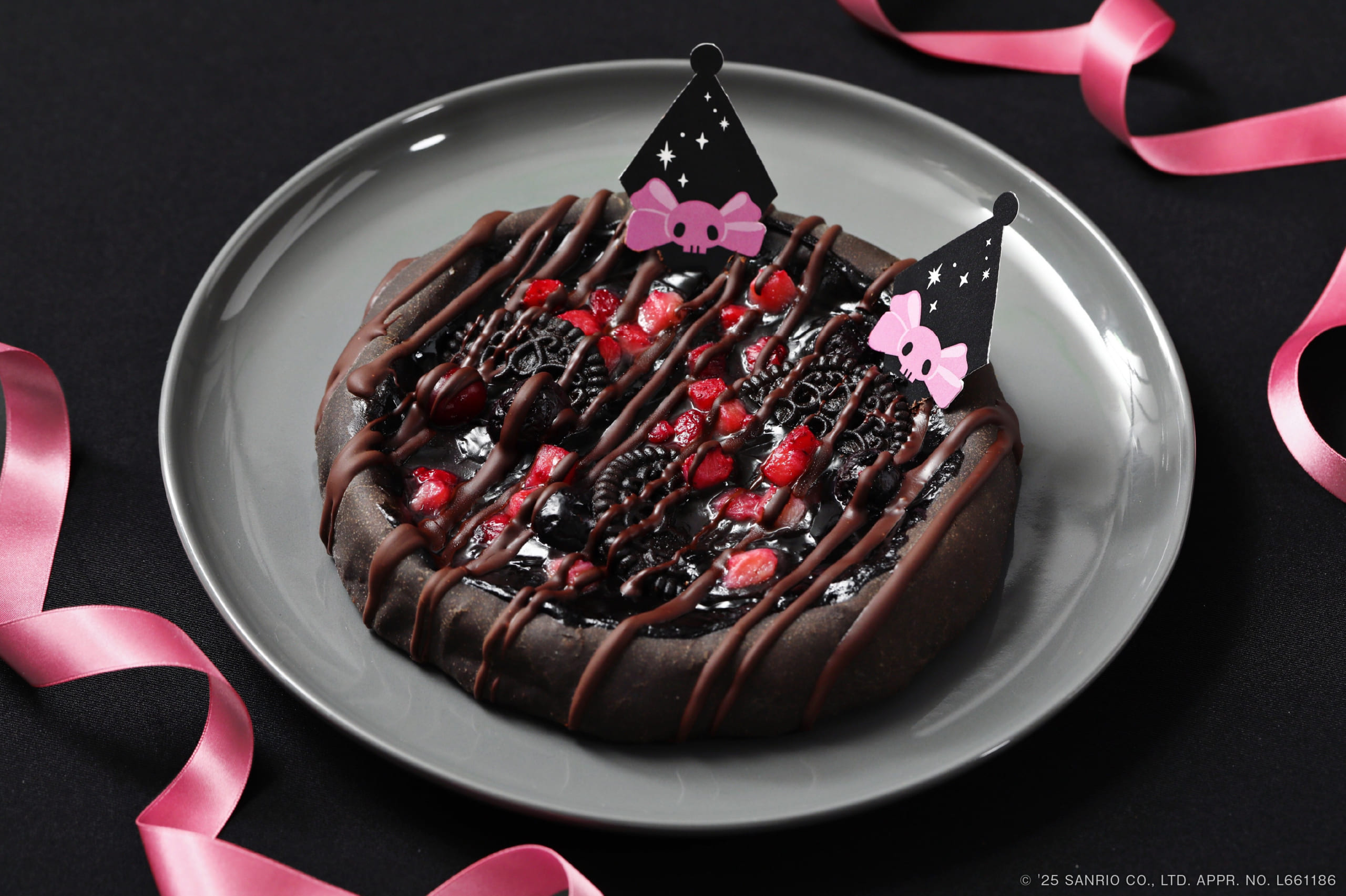 ハートブレッドアンティーク×クロミ クロミのまっくろスイーツピザ～チョコベリー～