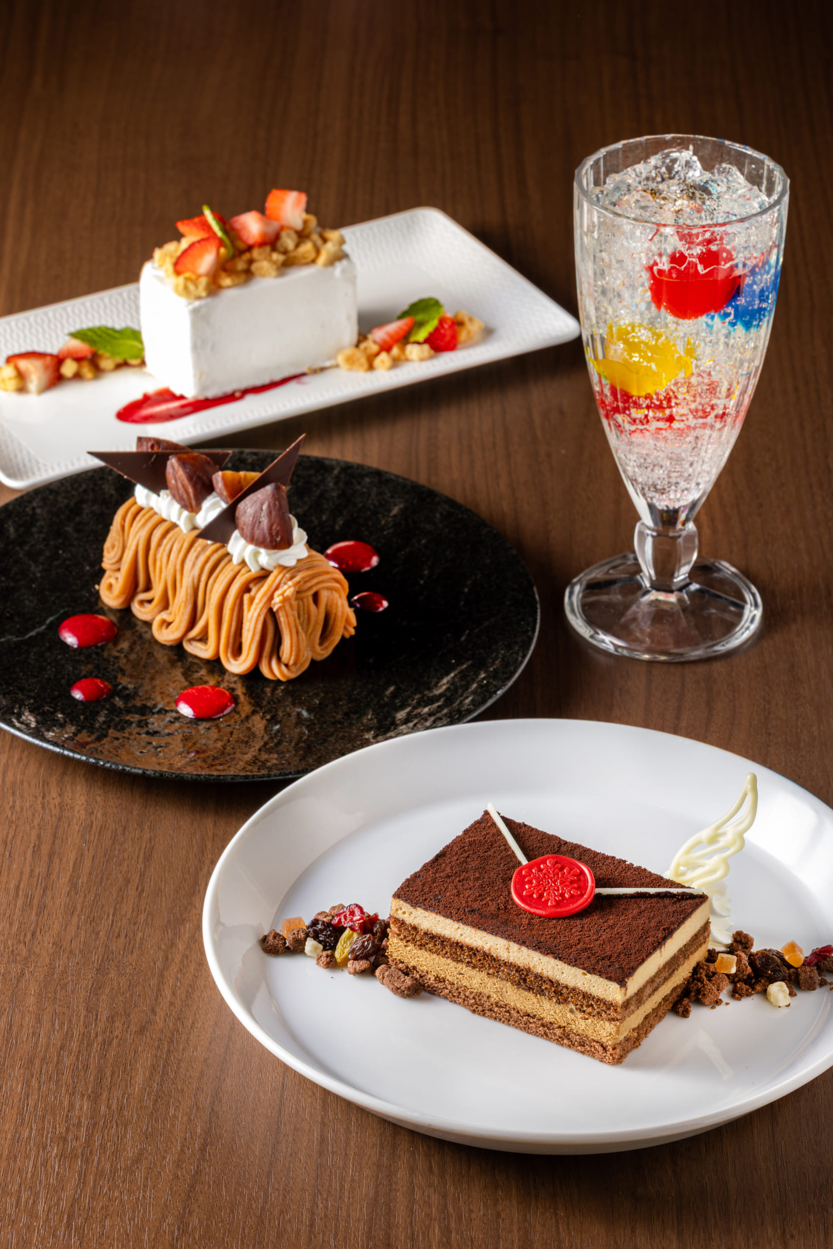 「進撃の巨人×サンシャインシティプリンスホテル」コラボレーションスイーツイメージ