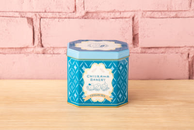 「ちいかわベーカリー」紅茶缶(セイロンティー)