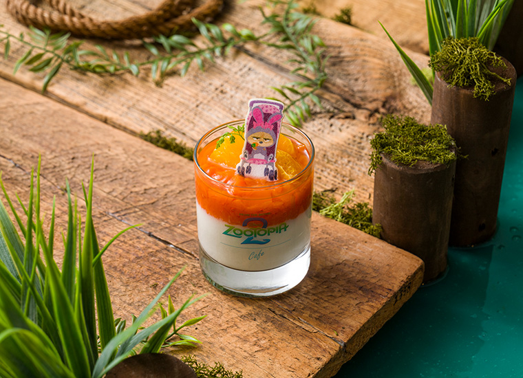 「ズートピア2」OH MY CAFE　＜フィニック＞潜入中？キャロットゼリーパフェ