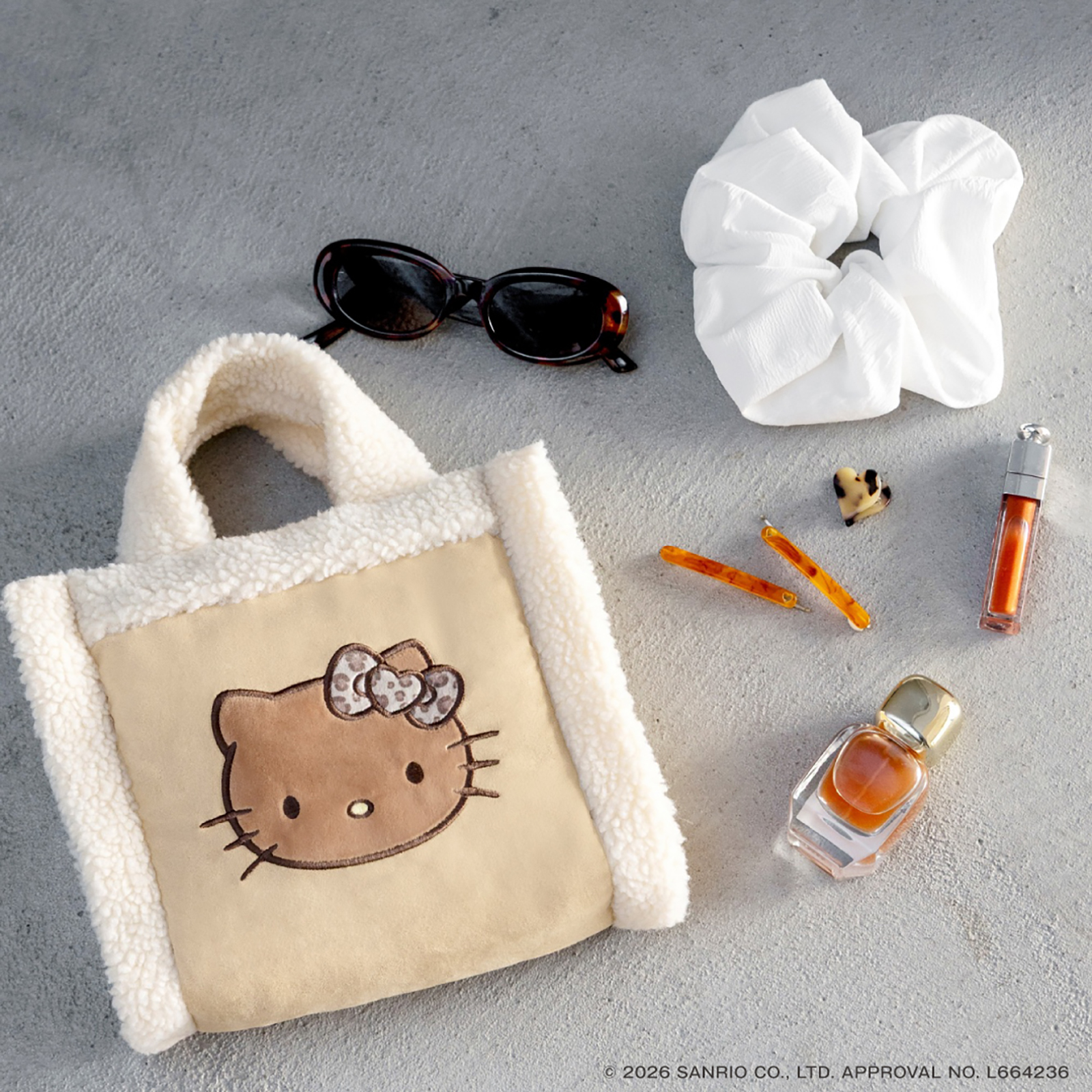 『HELLO KITTY フェイクムートンバッグBOOK』creamy brown ver.