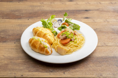 「黒子のバスケ×GiGO」黄瀬＆笠松&nbsp;クロワッサンサンドと肉じゃがパスタセット