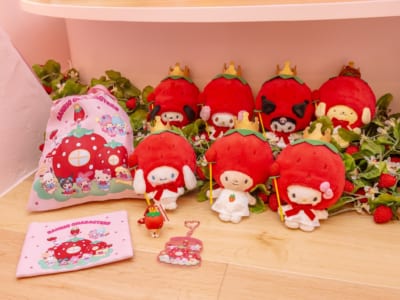 いちごのお家 限定グッズ マスコットホルダー・キーホルダー・巾着・フラットポーチ