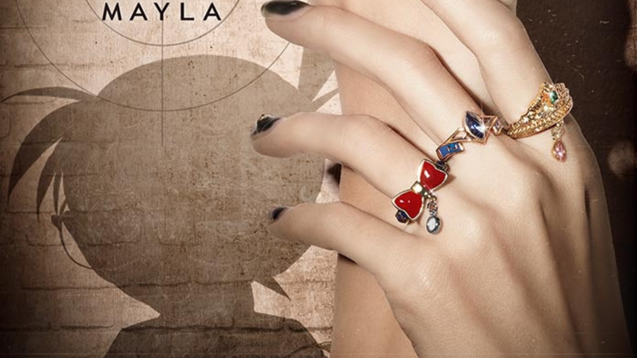 「名探偵コナン×MAYLA」新コラボコレクション発売決定！キャラモチーフのストーリーリング＆缶バッジ・アクスタ・クリアカードが登場