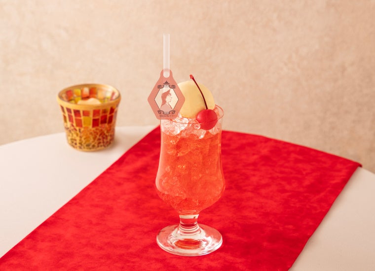 名探偵コナンカフェ 毛利蘭の苺クリームソーダ