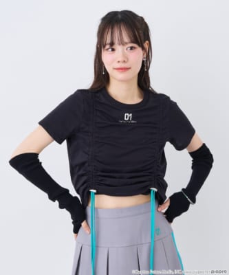 初音ミクモデル 接触冷感Tシャツとミニスカパン