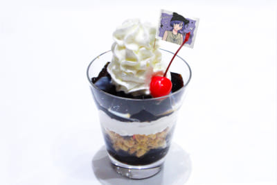 「ふつうの軽音部×TOWER RECORDS CAFE」藤井彩目のツンデレコーヒーゼリーパフェ