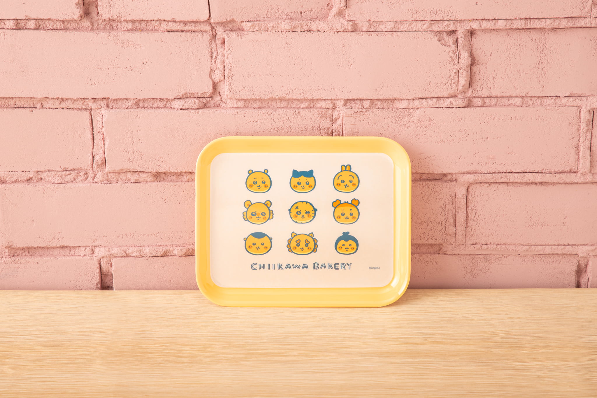 「ちいかわベーカリー」トレー（パンなみんな）