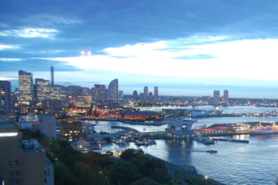 ホテルニューグランドから望む横浜の夜景