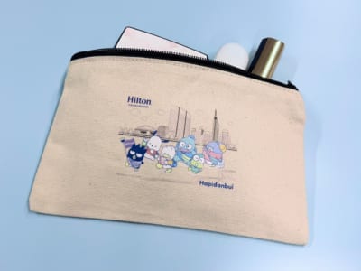 はぴだんぶい×ヒルトン福岡シーホーク 限定トラベルポーチ