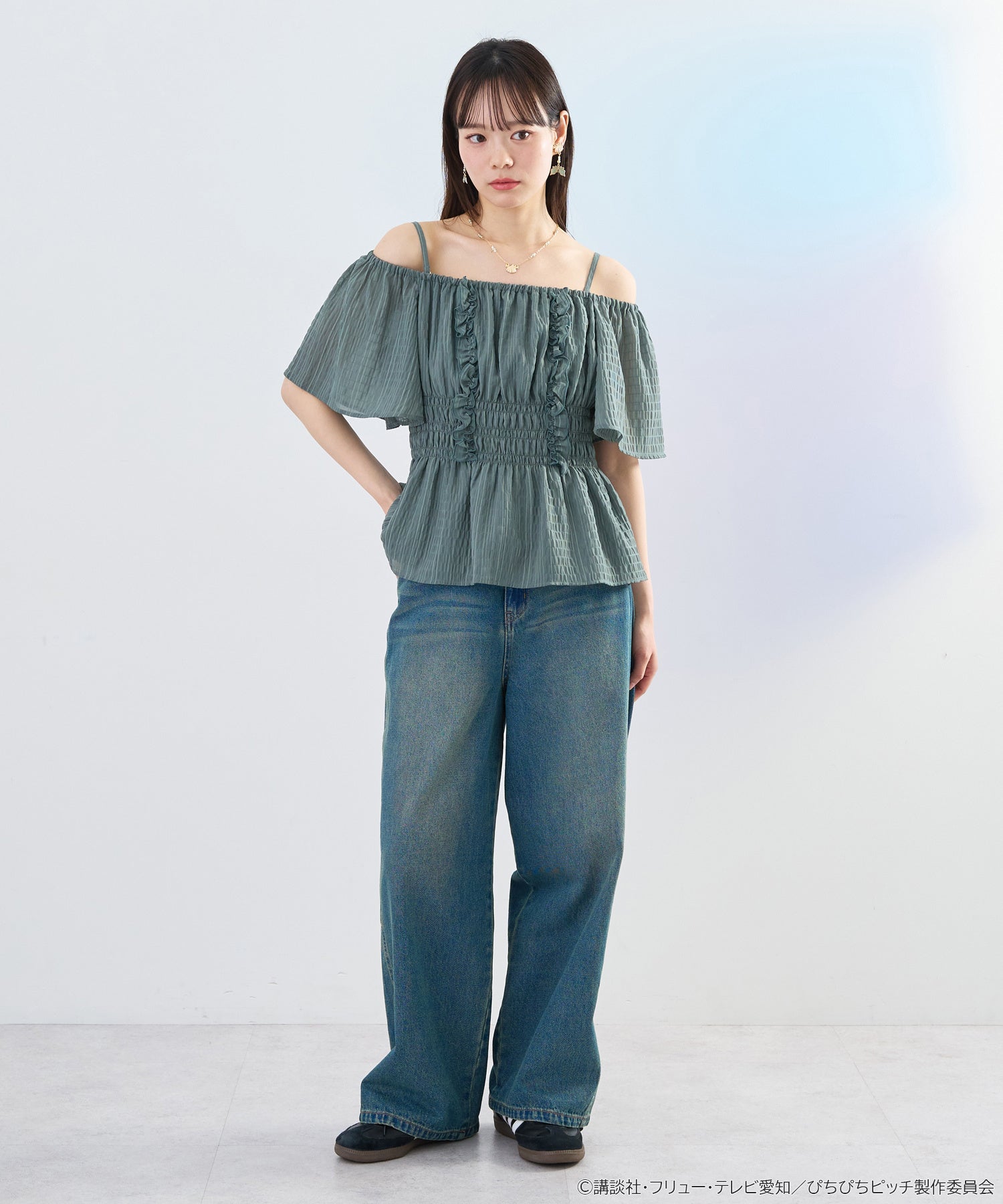 2WAYシャーリングブラウス グリーン 着用全身