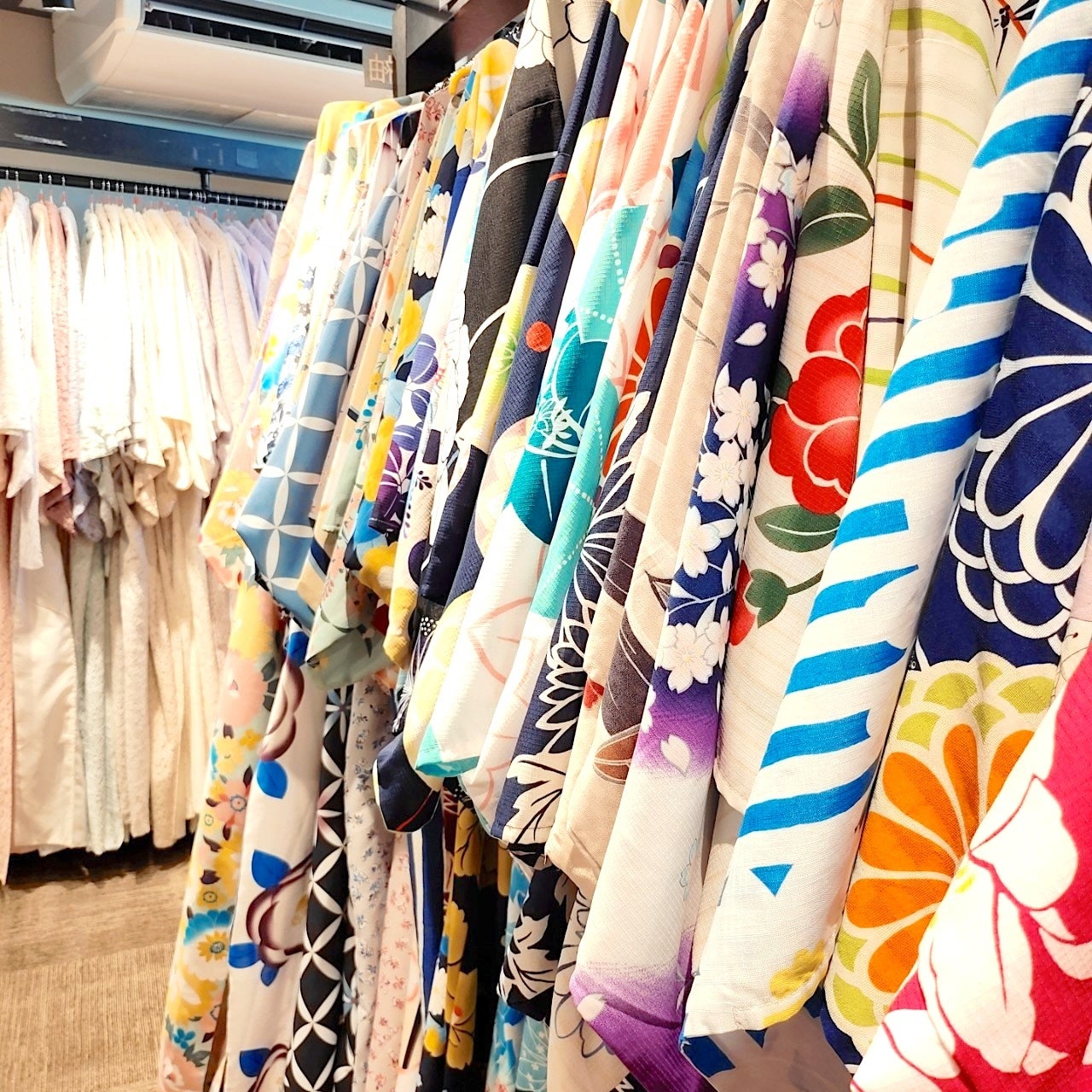VASARA店舗 着物・浴衣のラインナップ