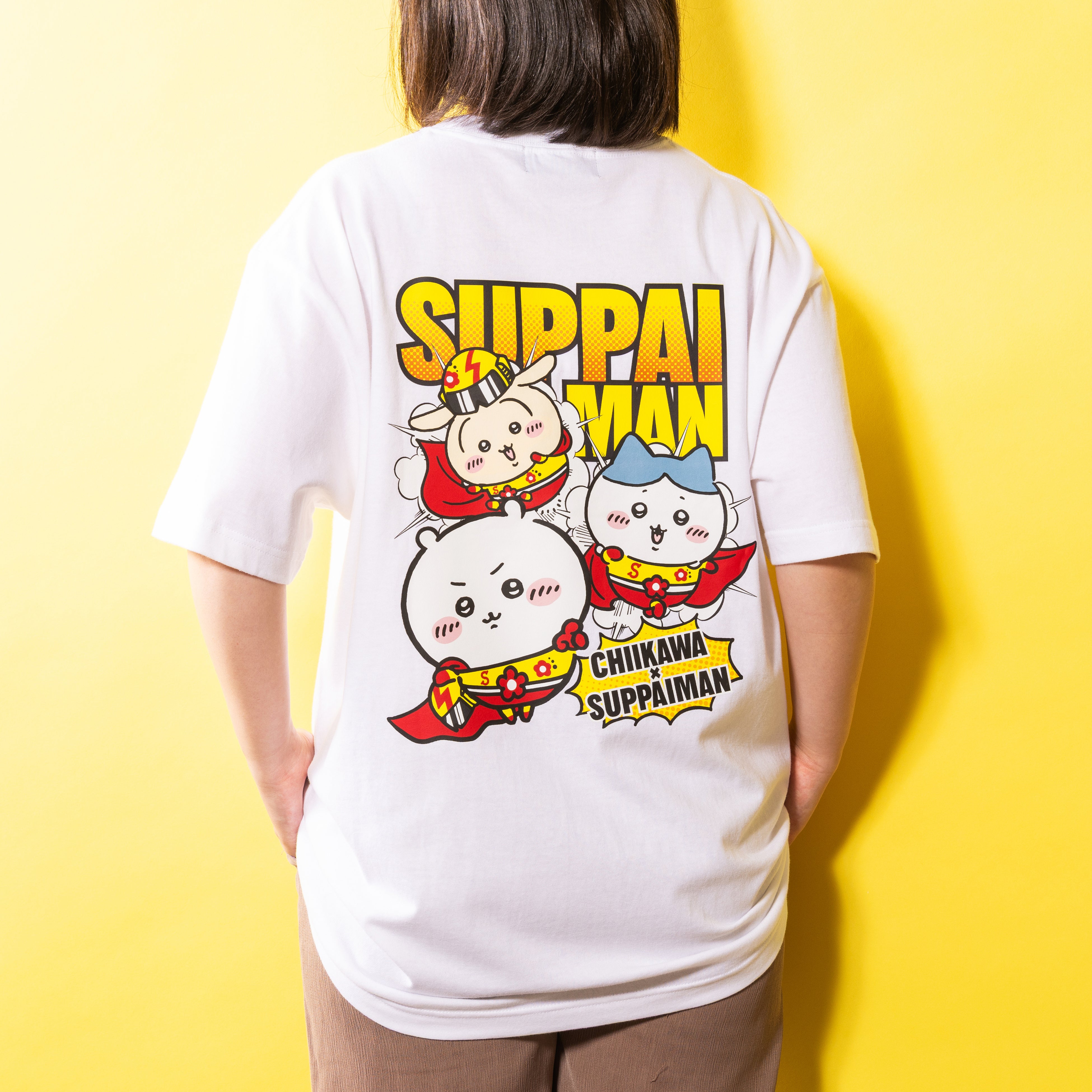 「ちいかわ×スッパイマン」シーサーのおみやげやさん Tシャツ 着用イメージ