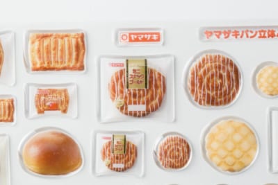 ミニスナックゴールドやメロンパン、アップルパイの立体シール