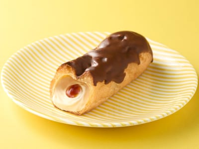 『ちいかわ』×モンテール「むちゃうまプリンのエクレア」