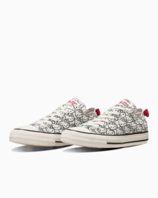 ALL STAR OX /「HELLO KITTY」 斜め前から見たペア