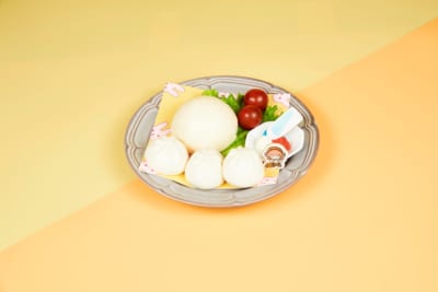 神楽の山盛り肉まんプレート