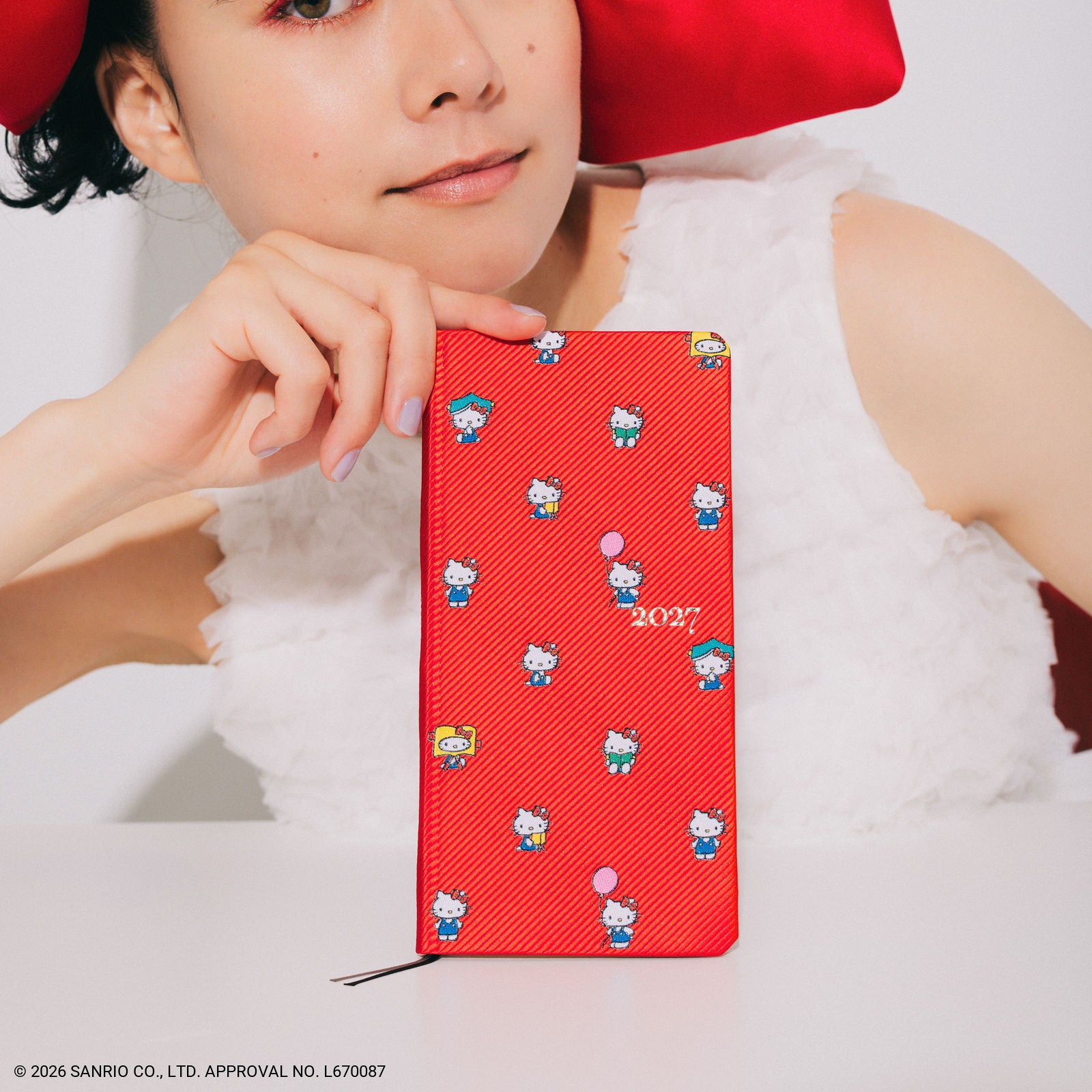 ハローキティ ほぼ日手帳2027 週間手帳weeks「HELLO KITTY/手帳とおともだち」