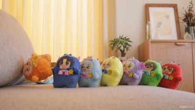 『こまどり モフモフパレード』先行場面写真 ソファに並ぶモフモフたち