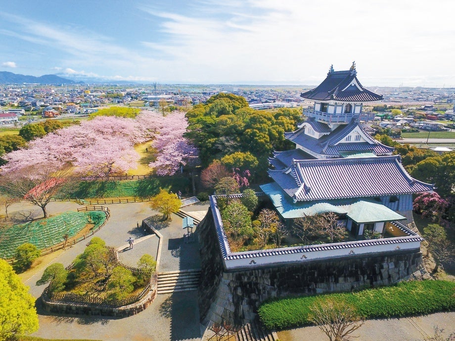 町のシンボル:展望台小山城