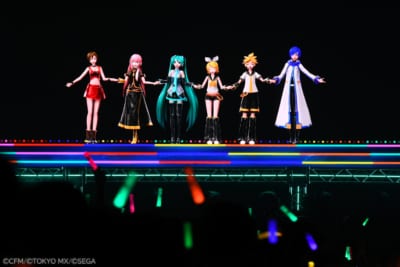 左から順に『MEIKO』『巡音ルカ』『初音ミク』『鏡音リン』『鏡音レン』『KAITO』