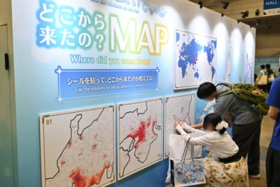 来場者がどこから来たかを示すシールが貼られた「どこから来たのMAP」