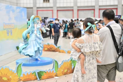 『初音ミク「マジカルミライ 2026」』企画展の様子（HAMAMATSU会場）