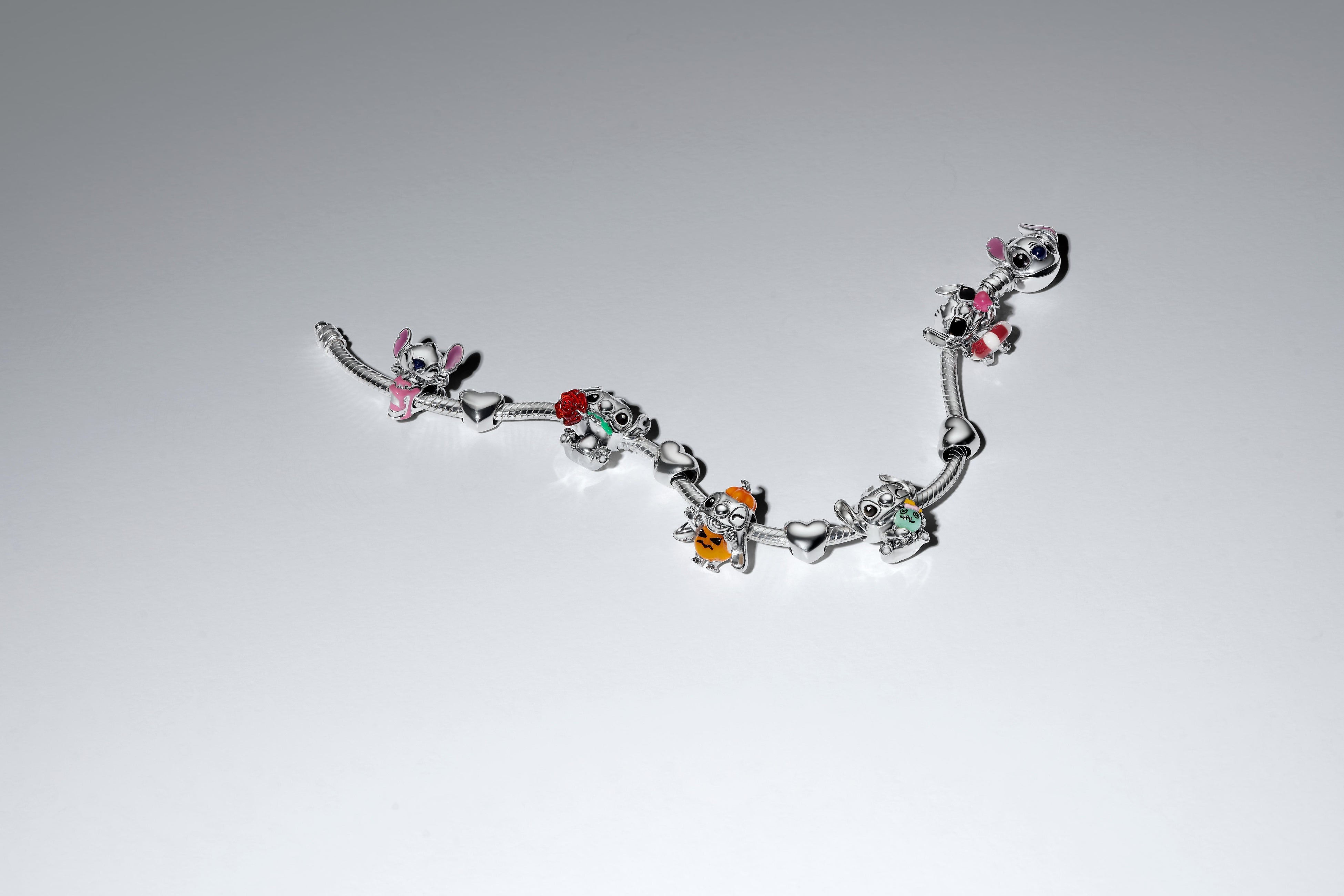 Disney x Pandora(ディズニー x パンドラ)「スティッチ」※画像内には一部既存コレクションの商品も含まれています。