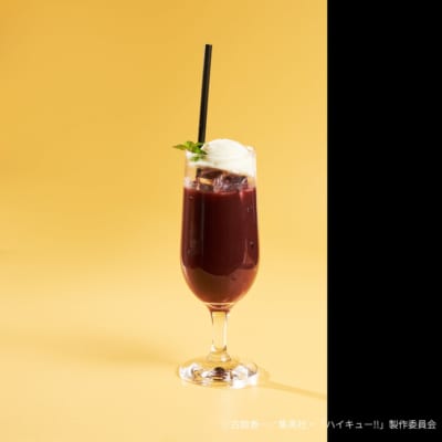 『ハイキュー!!』コラボカフェ 『東峰のアサイーフロート』